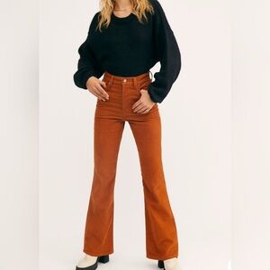 Levi’s Rib cage flare corduroy pants in Rust new with tags sold out